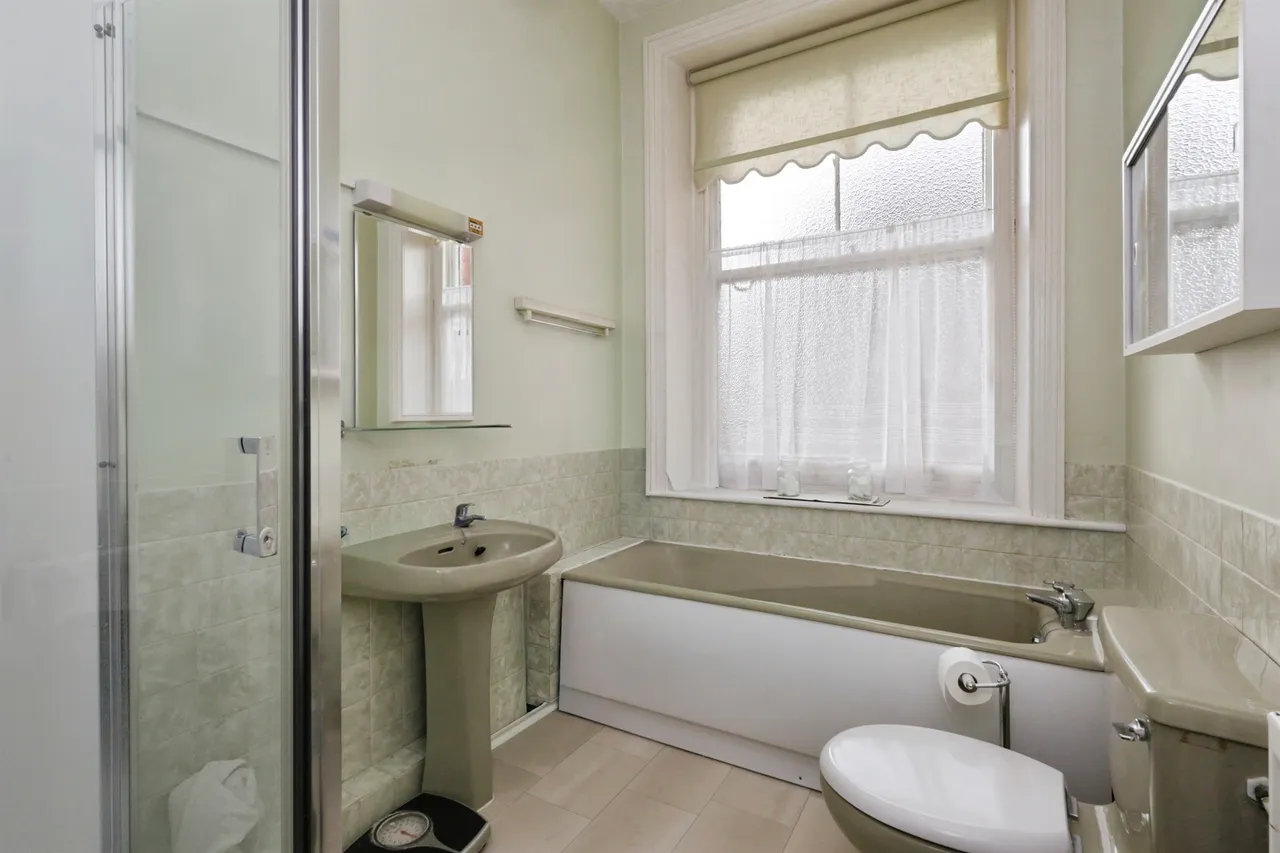 Staveley Road, Eastbourne, BN20, photo 13