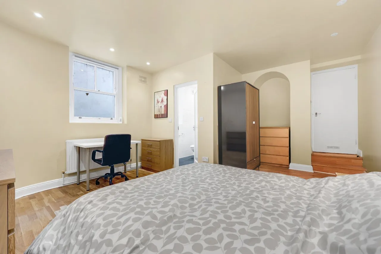 Clerkenwell Road, Clerkenwell, EC1M, photo 12