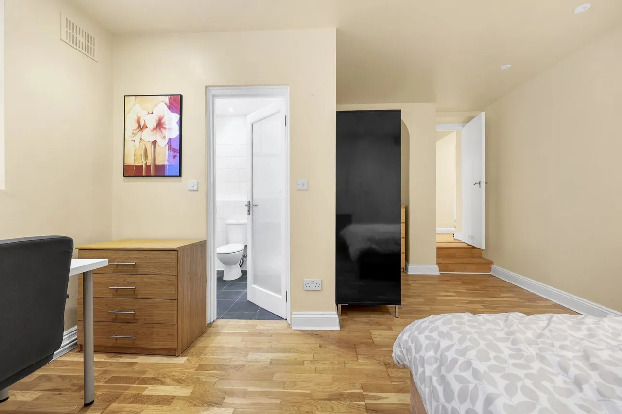 Clerkenwell Road, Clerkenwell, EC1M, photo 14