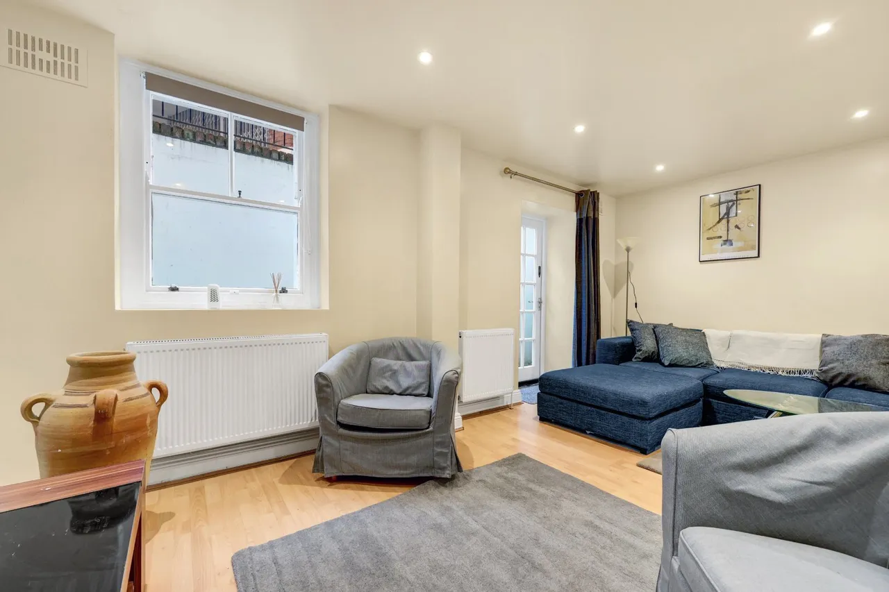 3 bed flat to rent, Clerkenwell Road, Clerkenwell, EC1M