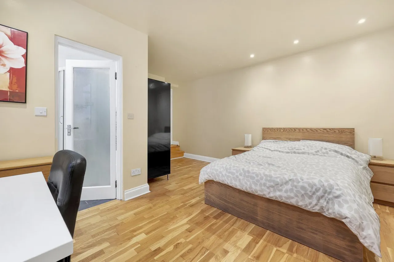 Clerkenwell Road, Clerkenwell, EC1M, photo 13