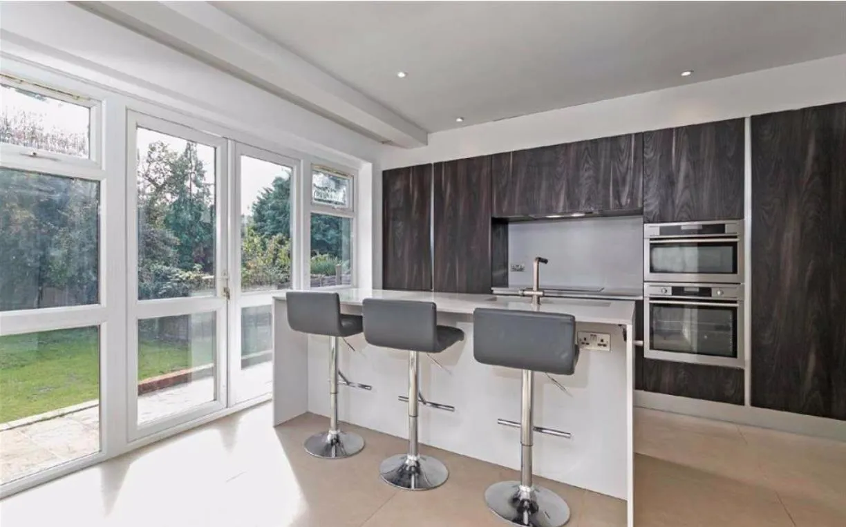 Goodwyn Avenue, Mill Hill, NW7, London, photo 2