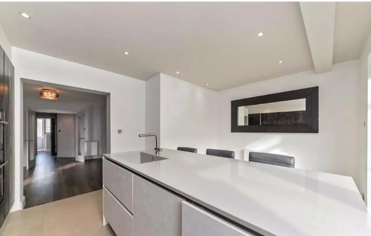 Goodwyn Avenue, Mill Hill, NW7, London, photo 5