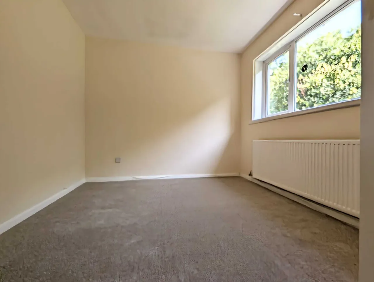 Abbey Close, Taffs Well, Cardiff, photo 7
