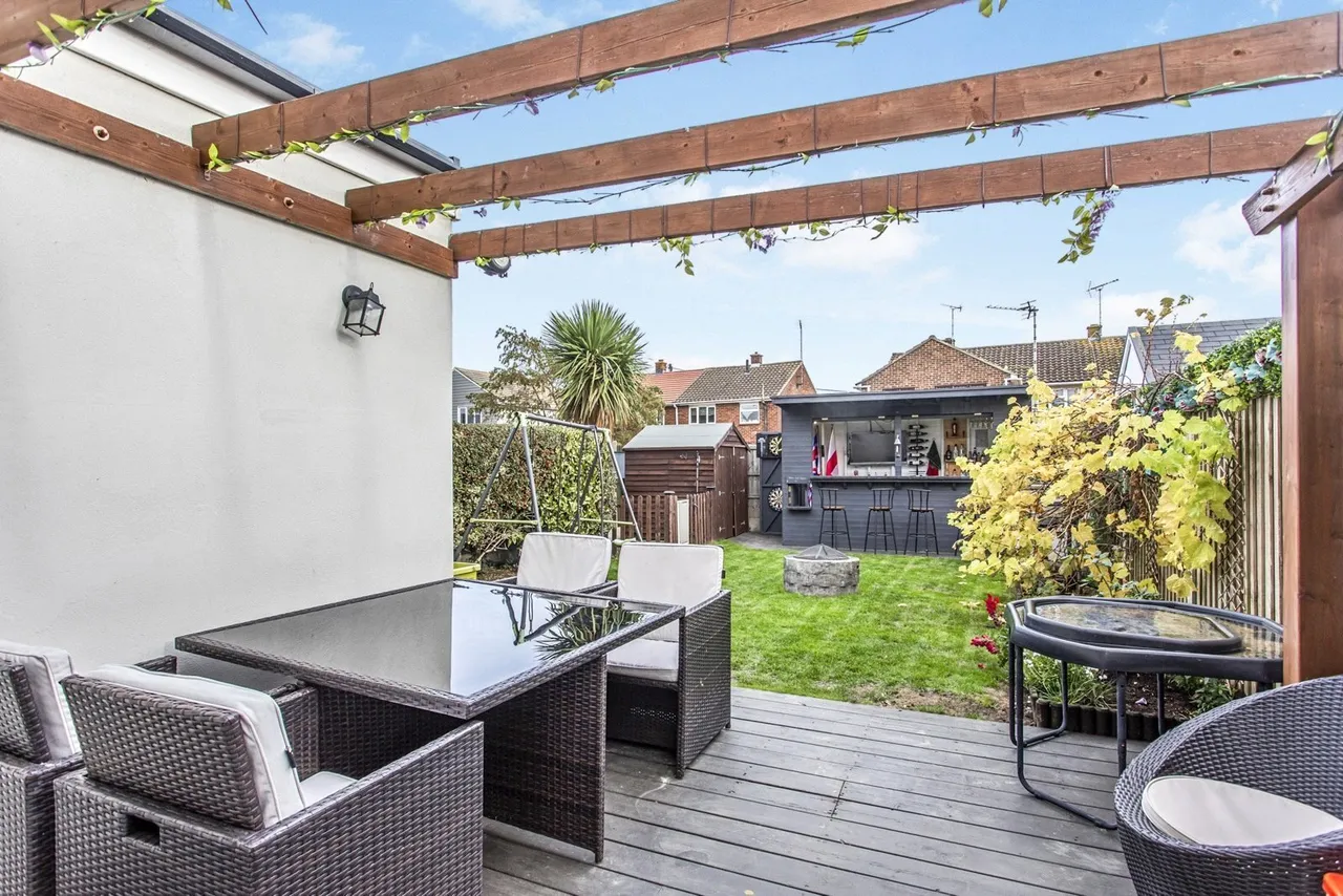 Sutton Court Drive, ROCHFORD, Essex, SS4, photo 15