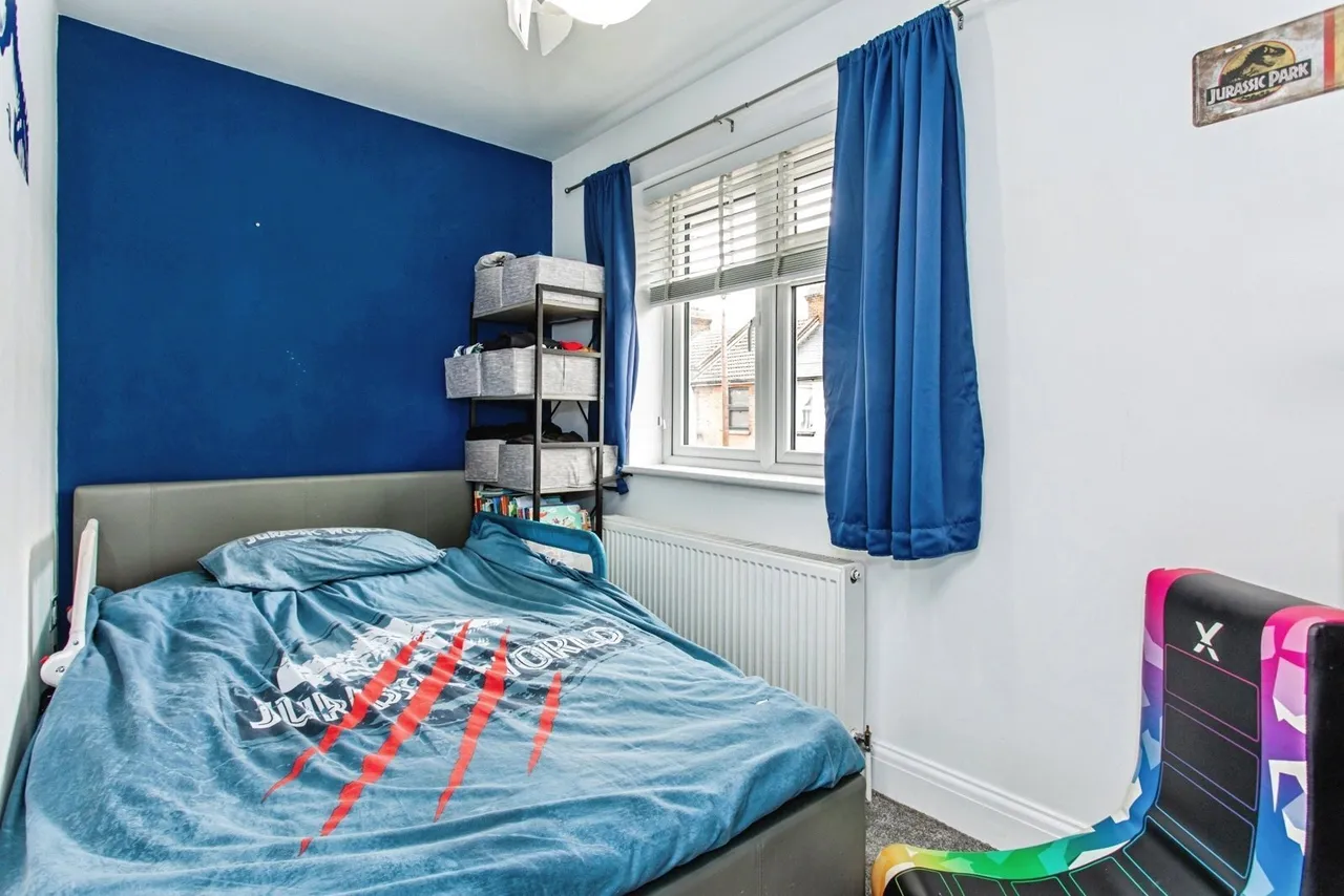 Sutton Court Drive, ROCHFORD, Essex, SS4, photo 14