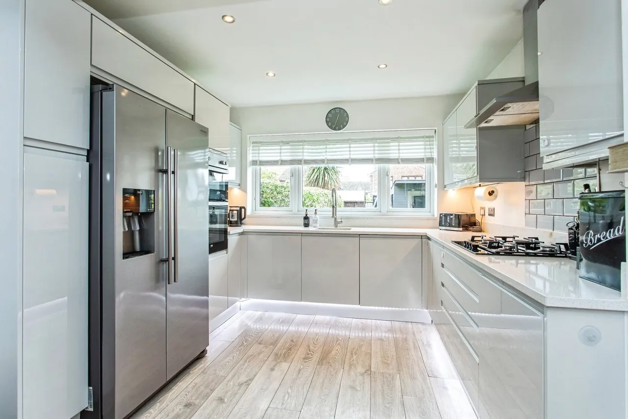 Sutton Court Drive, ROCHFORD, Essex, SS4, photo 5