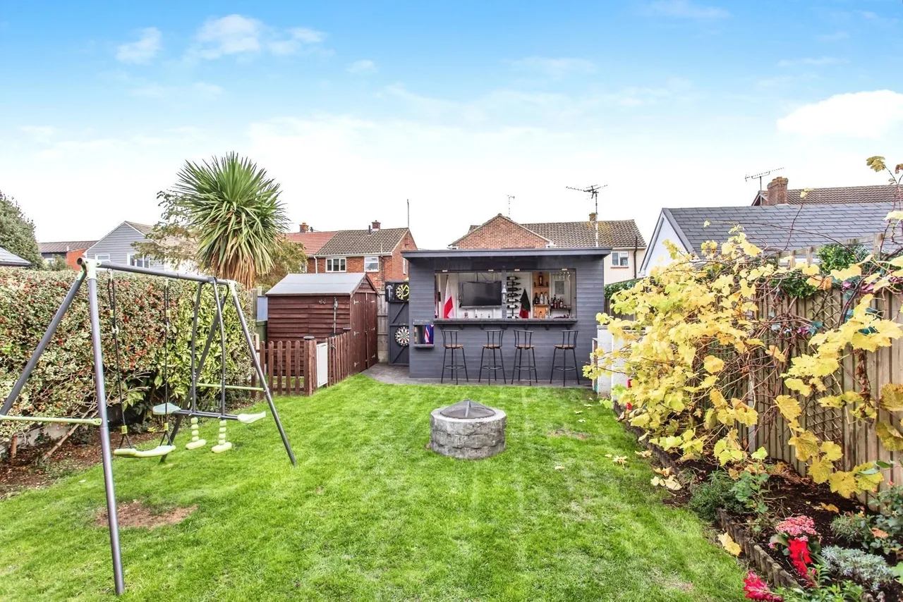 Sutton Court Drive, ROCHFORD, Essex, SS4, photo 6
