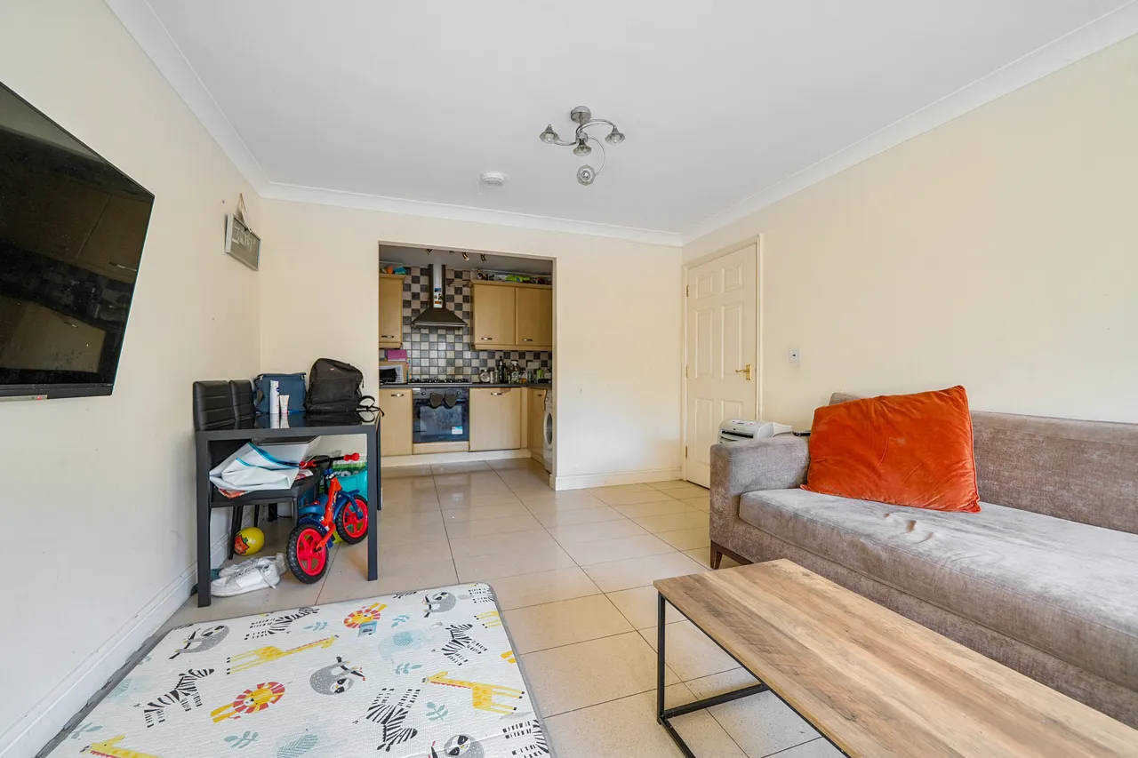 8 Century House, Forty Avenue, Wembley, photo 7