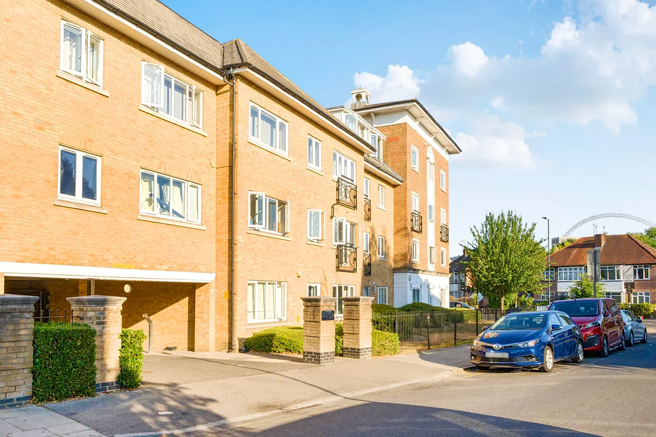 8 Century House, Forty Avenue, Wembley, photo 8