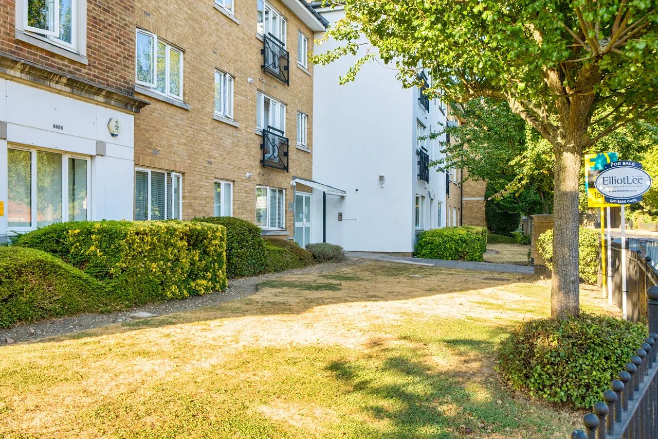 8 Century House, Forty Avenue, Wembley, photo 10