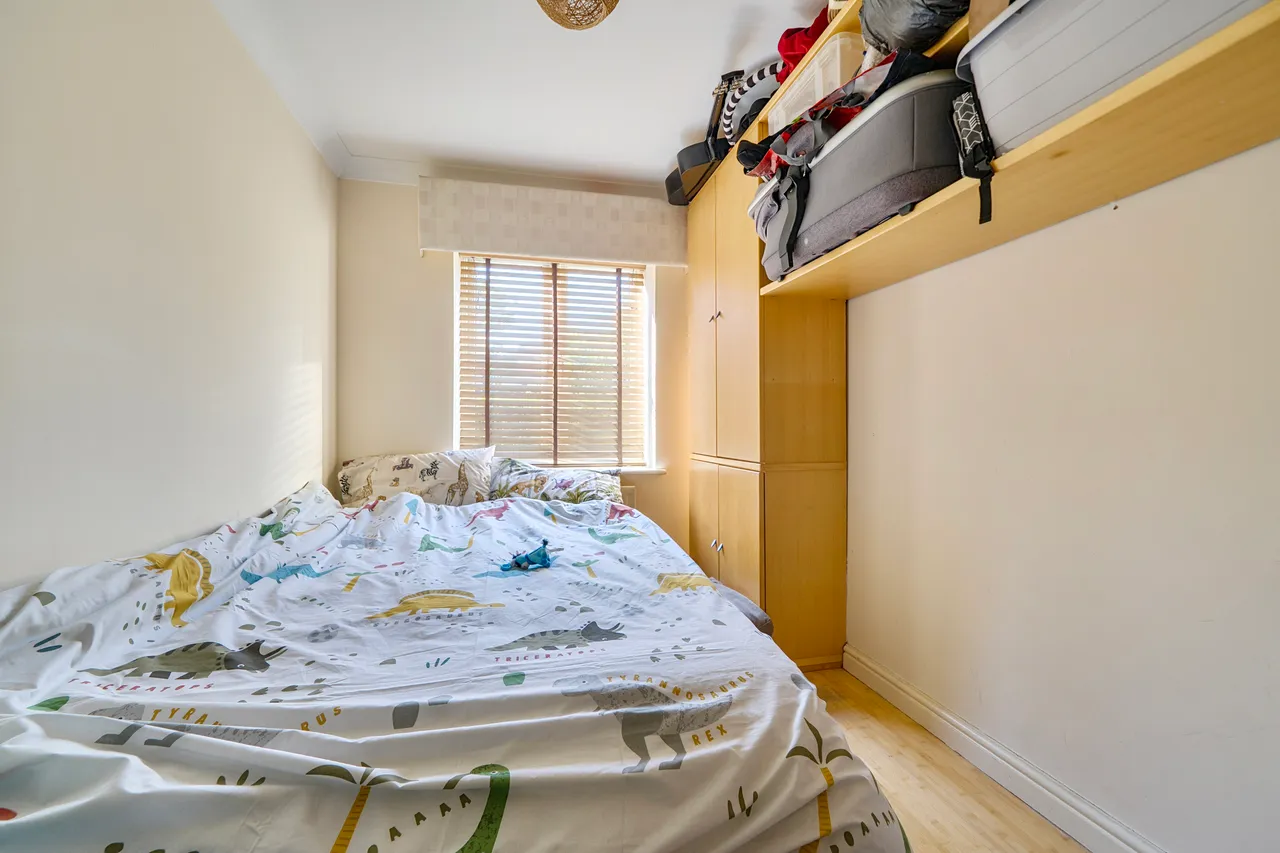 8 Century House, Forty Avenue, Wembley, photo 5