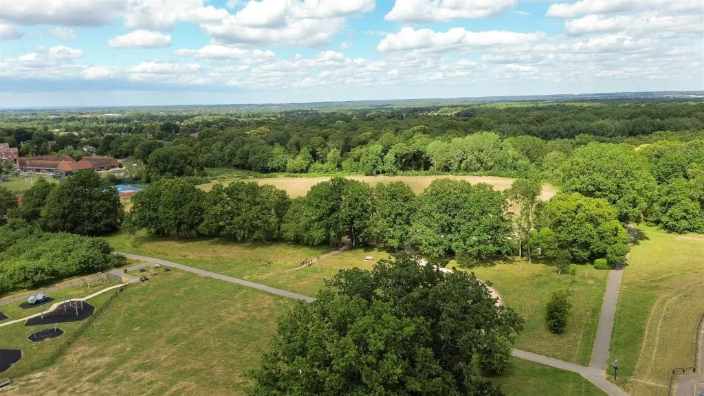 Lama Place, Church Crookham, photo 19