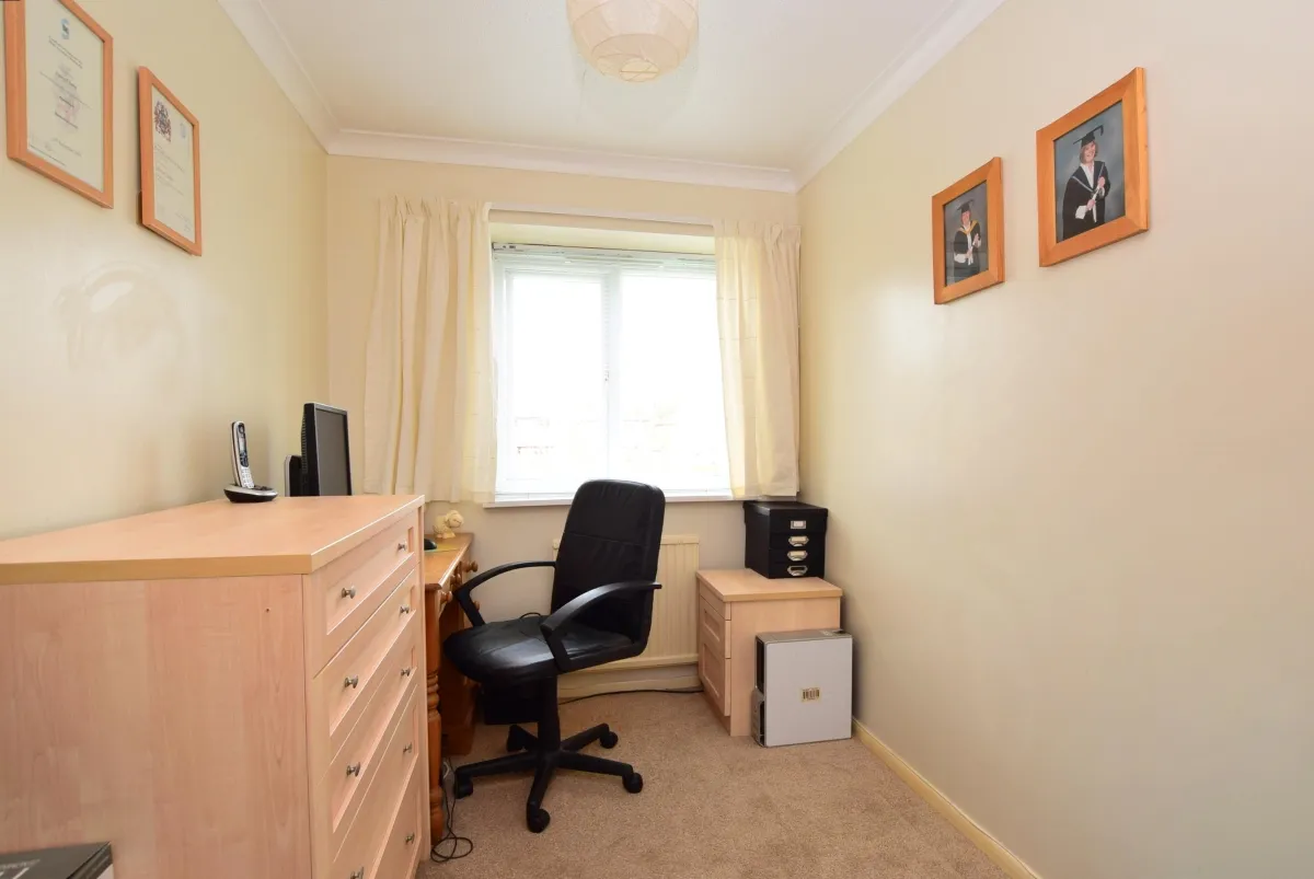 Iona Way, Haywards Heath, RH16, photo 5