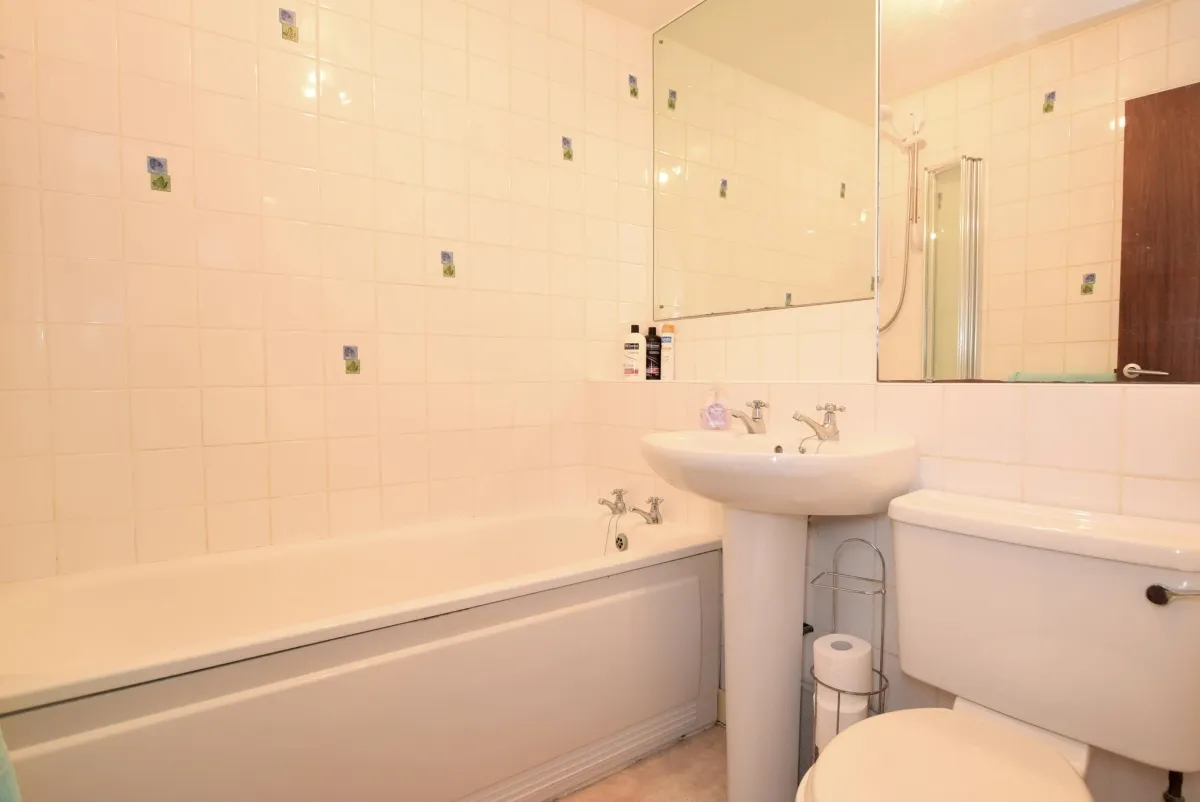 Iona Way, Haywards Heath, RH16, photo 6