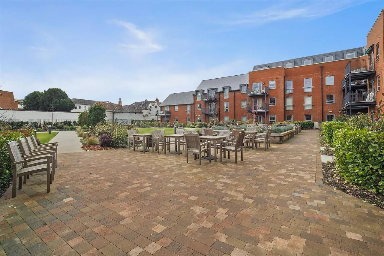 Endless Street, Salisbury, SP1, photo 15