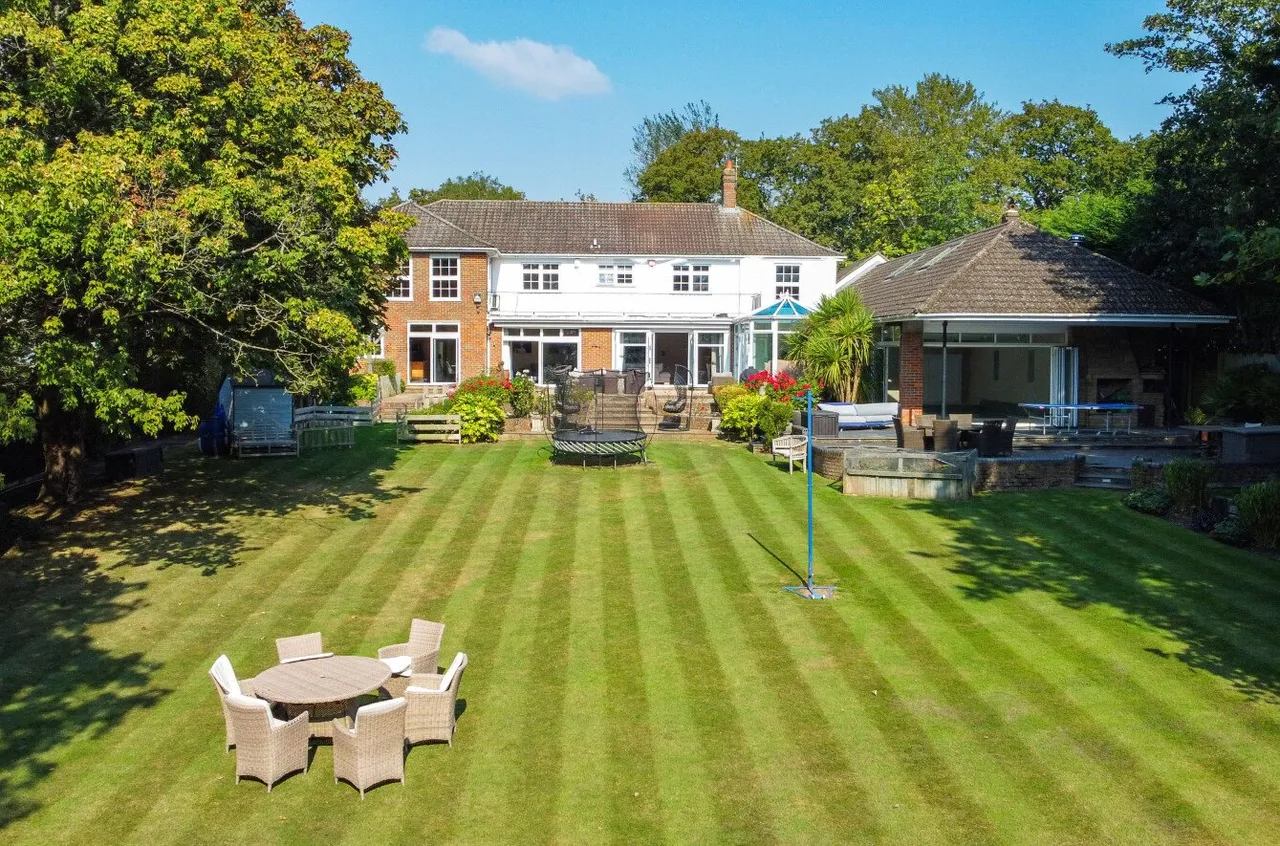 The Ridgeway, Cuffley, Hertfordshire, EN6 4BB, photo 26