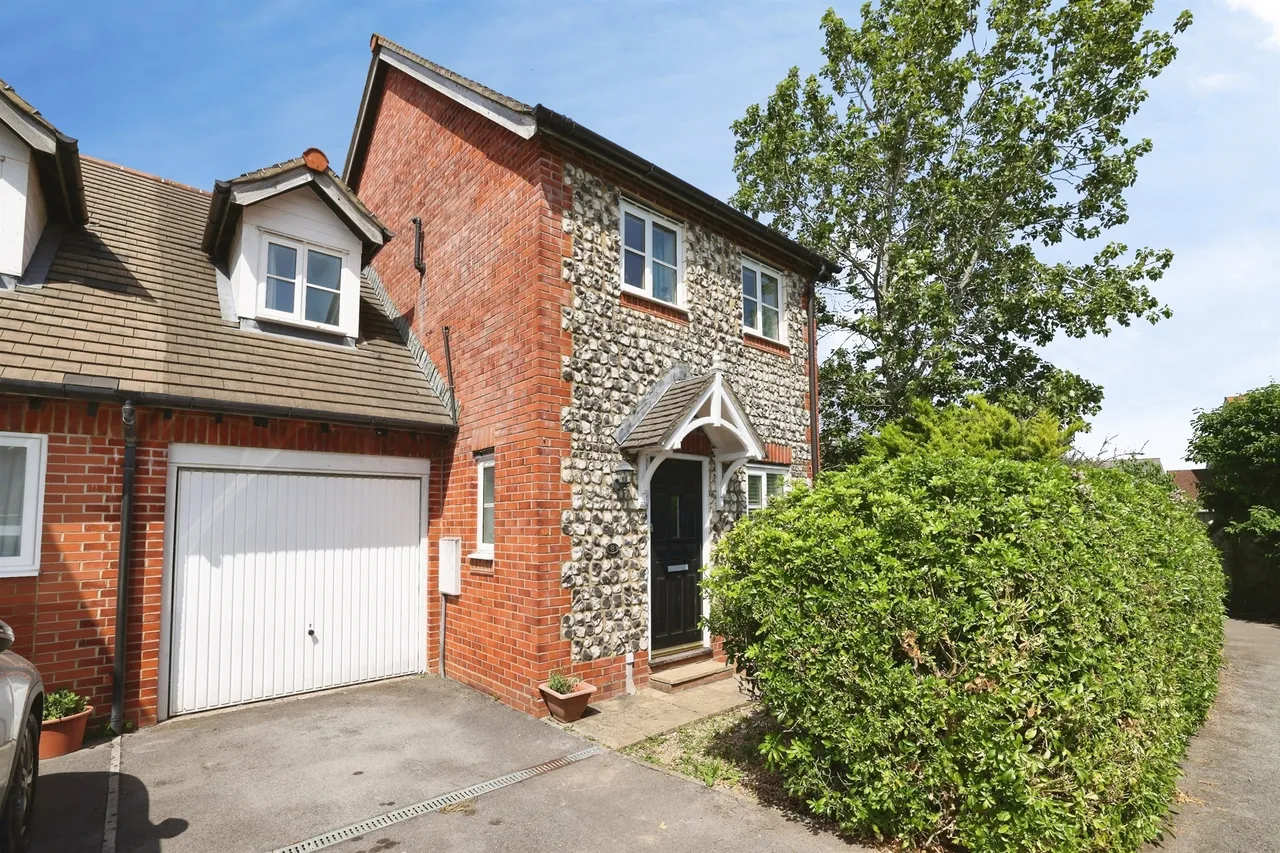 3 bed house for sale — Dawbeney Drive, Amesbury, Salisbury