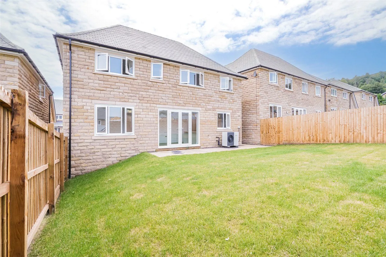 Huddersfield Road, Diggle, OL3, photo 18
