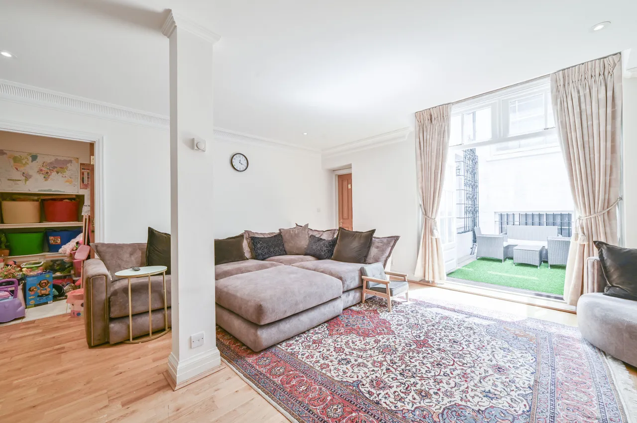 22A Farm Street, London, photo 10