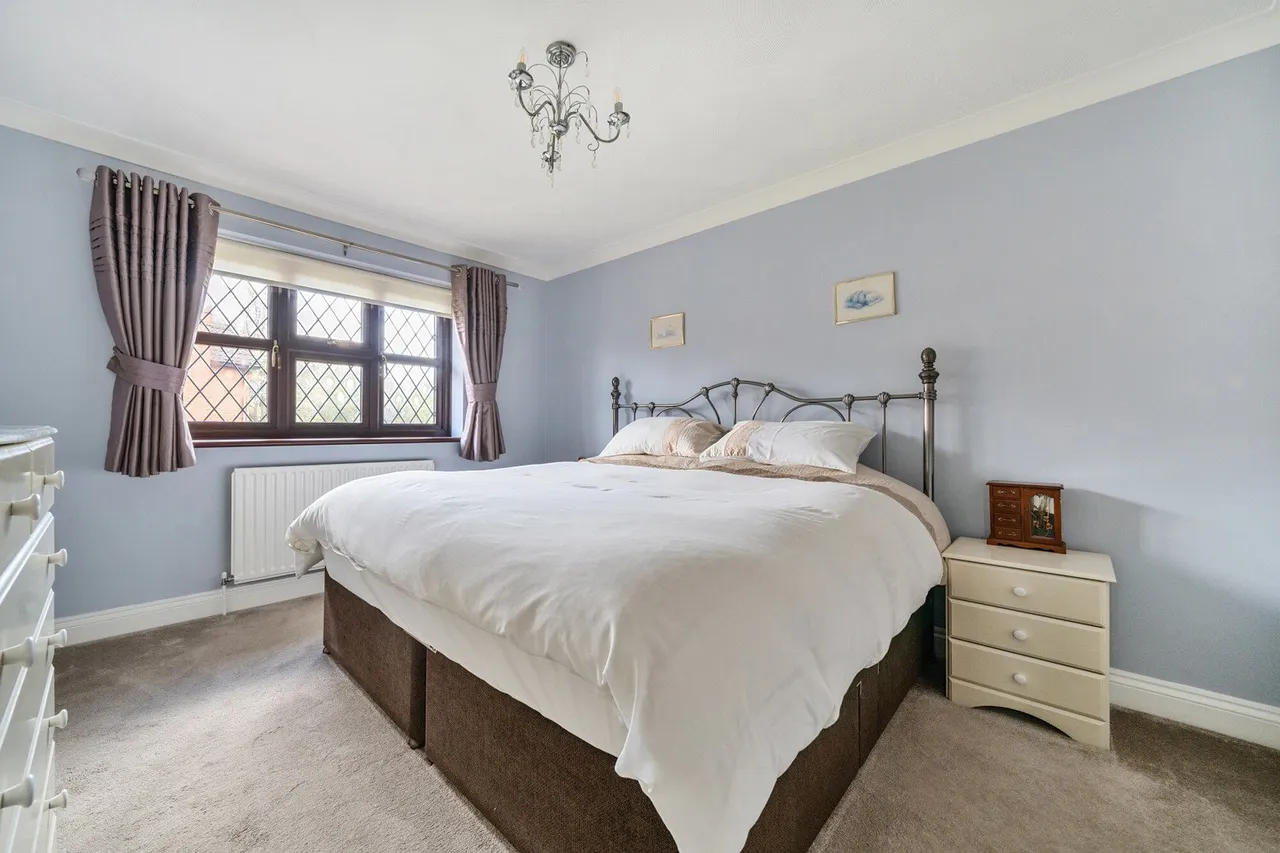 Beaton Close, Kent, DA9, photo 5