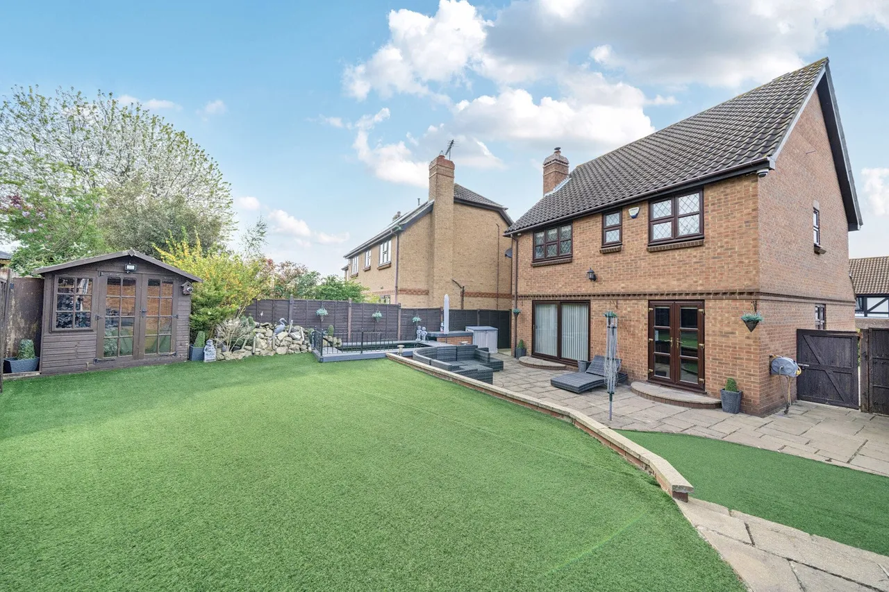 Beaton Close, Kent, DA9, photo 22