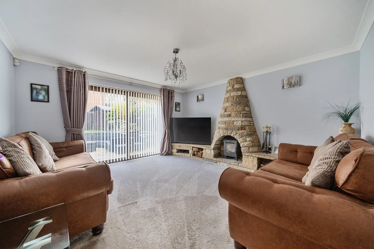 Beaton Close, Kent, DA9, photo 2