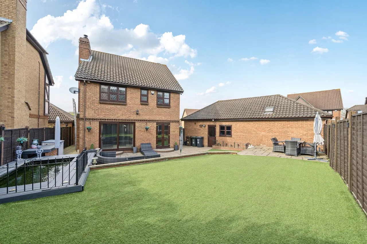 Beaton Close, Kent, DA9, photo 8