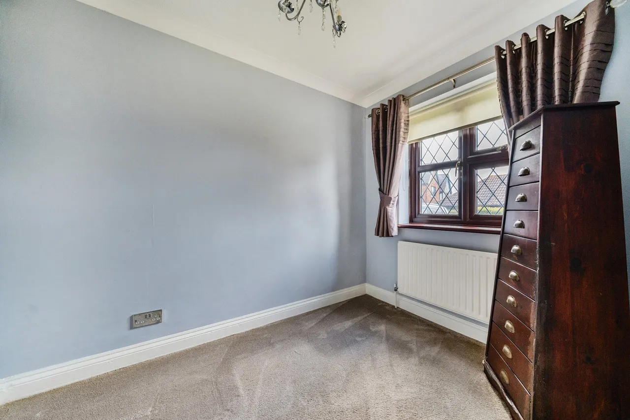 Beaton Close, Kent, DA9, photo 10