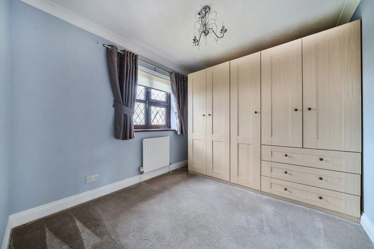 Beaton Close, Kent, DA9, photo 9
