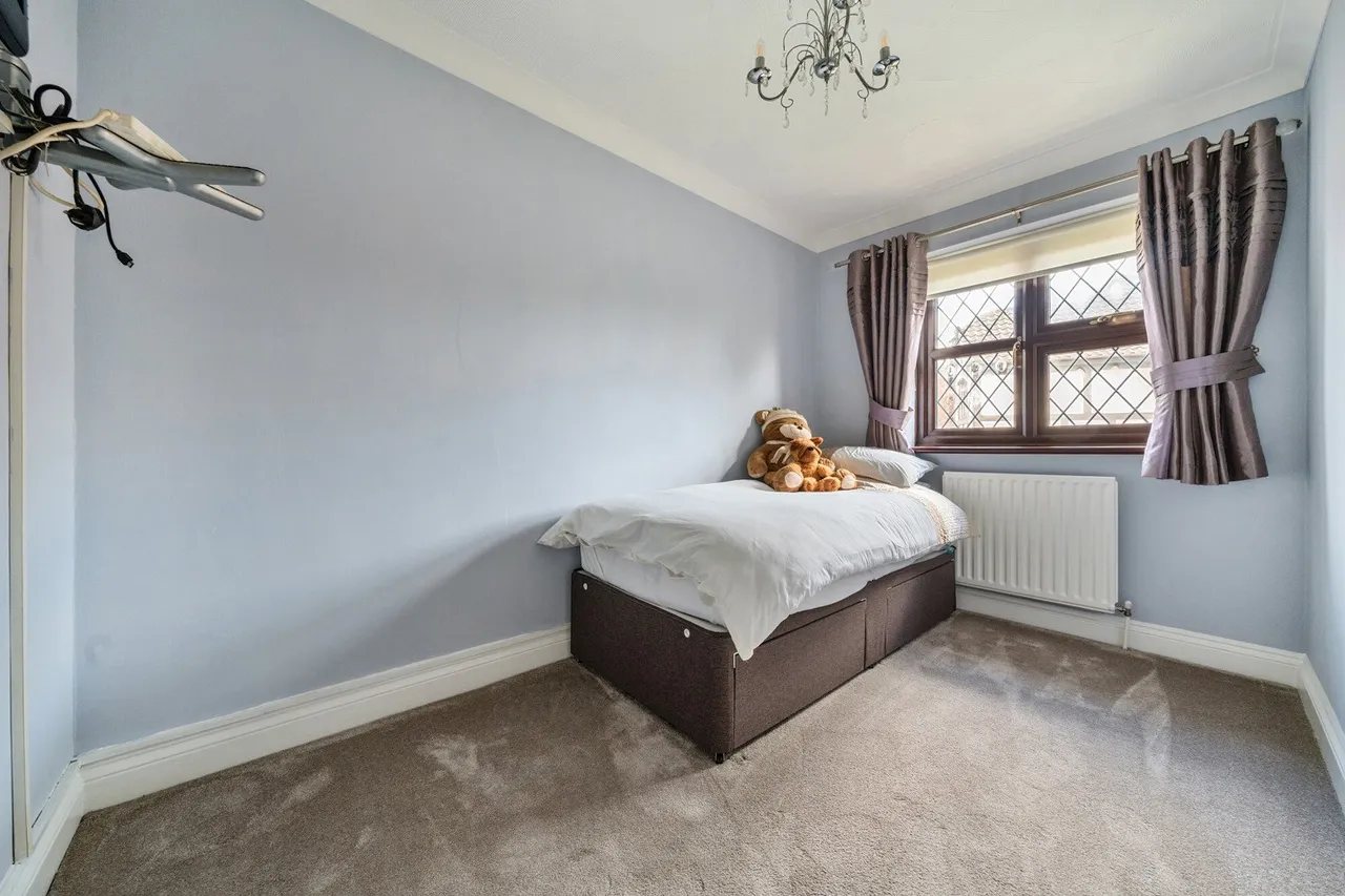 Beaton Close, Kent, DA9, photo 6