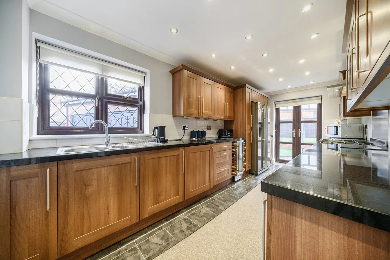 Beaton Close, Kent, DA9, photo 16