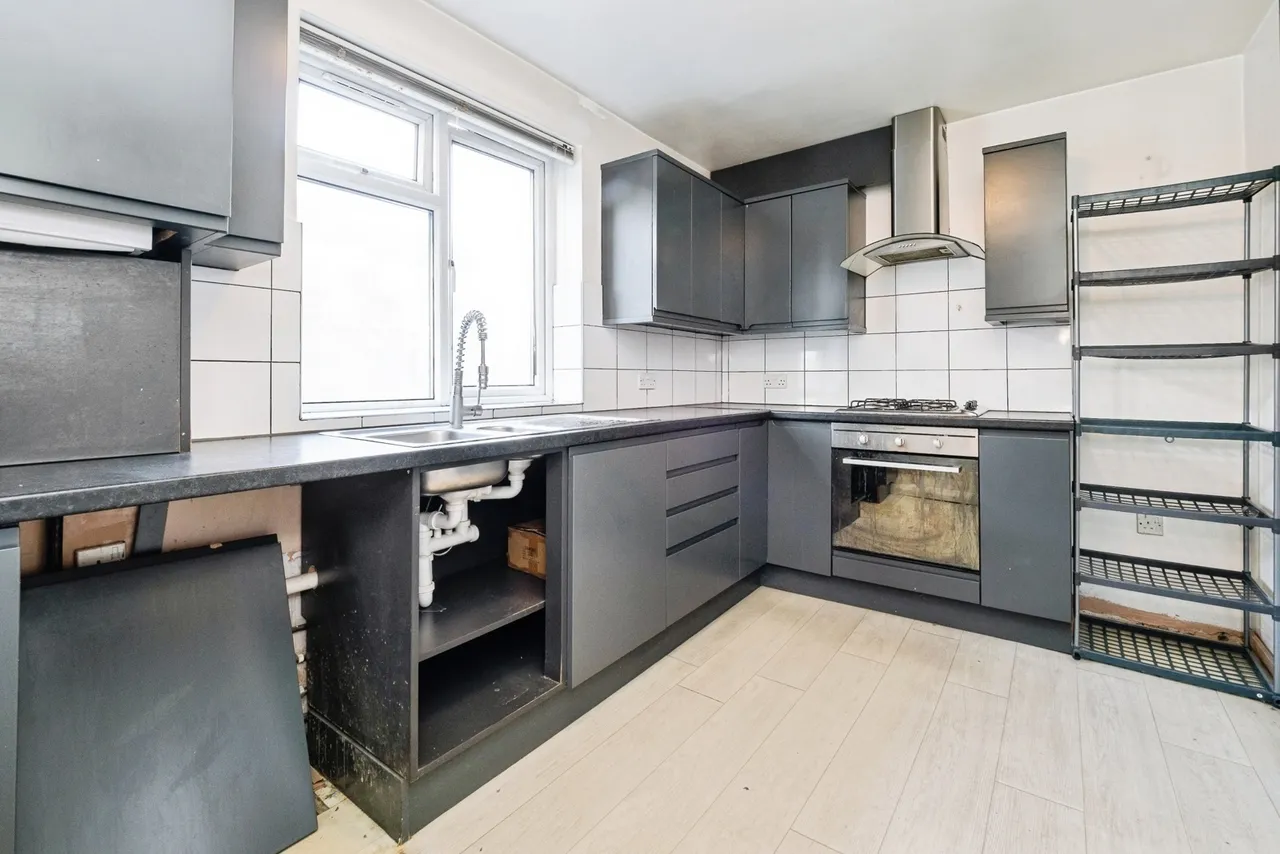 Diban Court, Diban Avenue, Hornchurch, RM12, photo 2