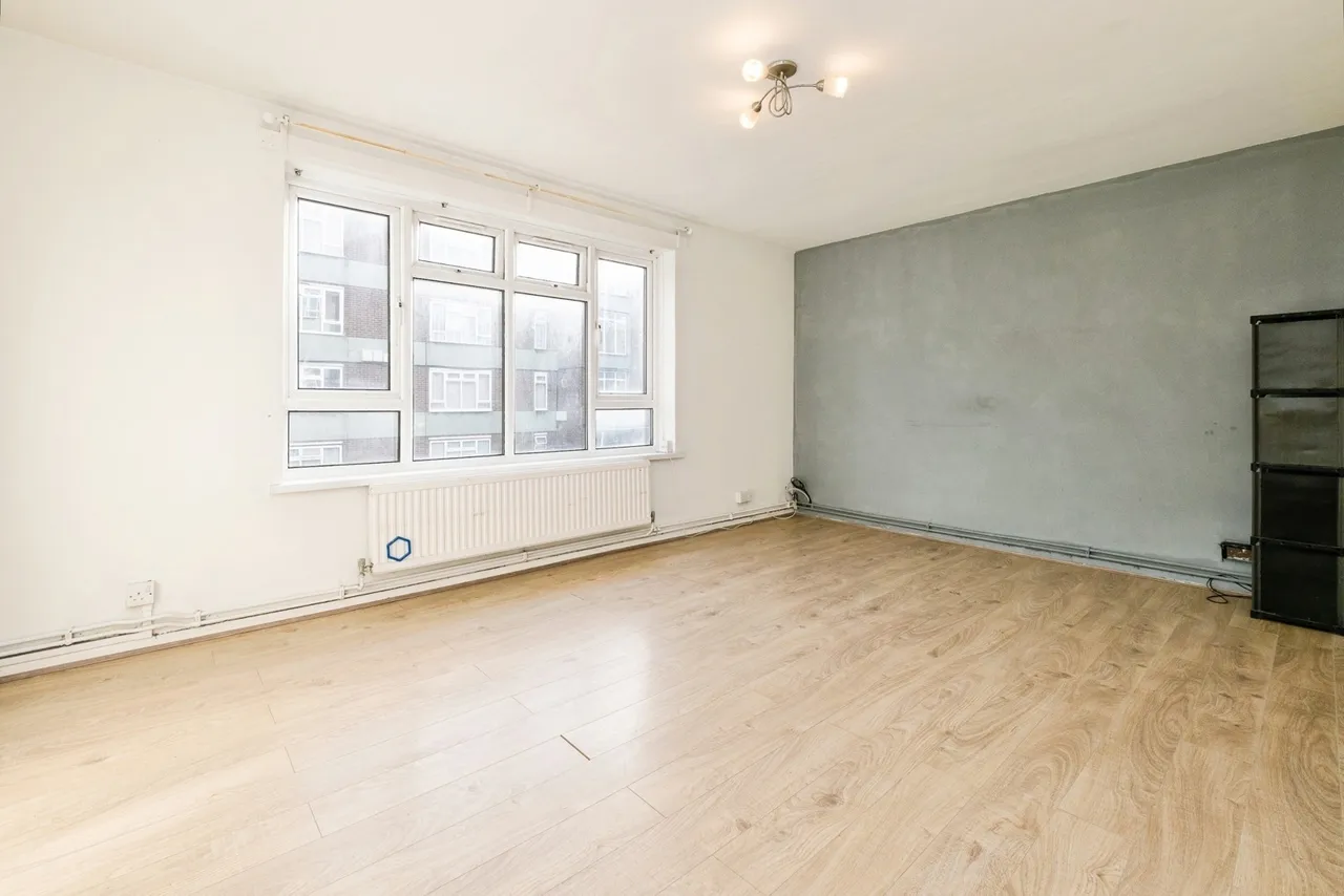 Diban Court, Diban Avenue, Hornchurch, RM12, photo 3