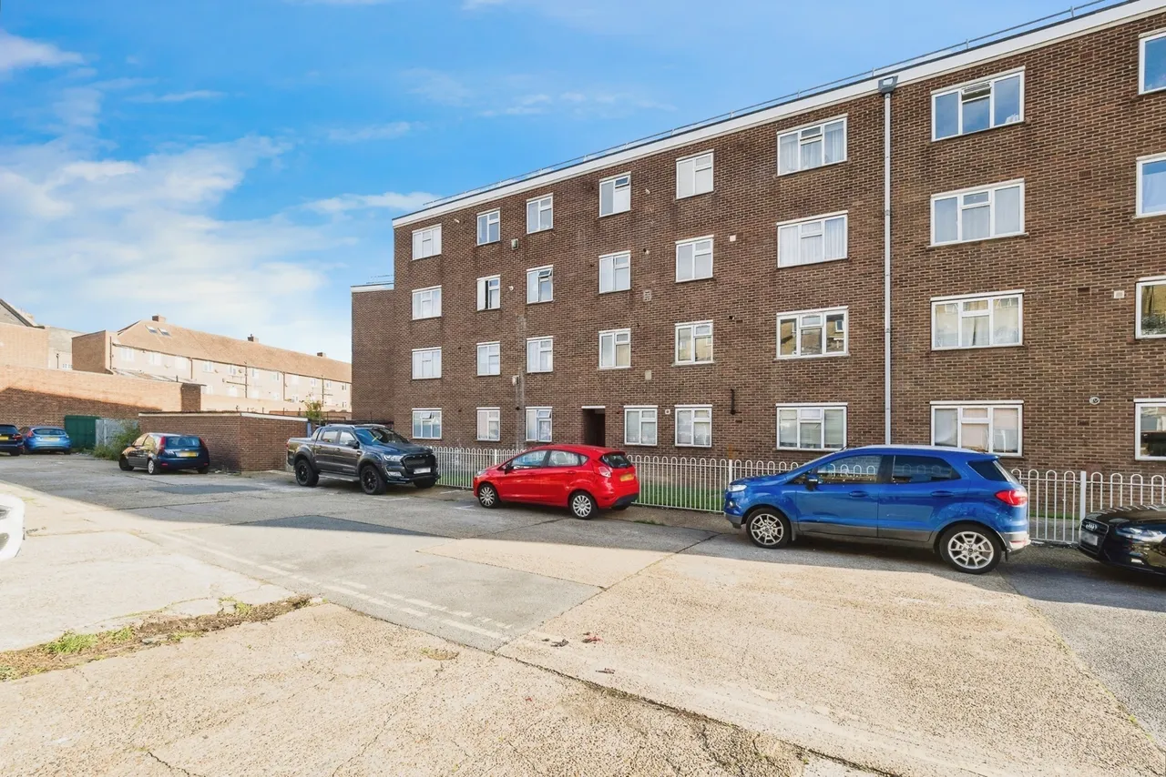 Diban Court, Diban Avenue, Hornchurch, RM12, photo 9