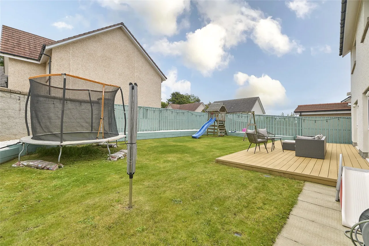 Friarsfield Square, Cults, AB15, photo 28