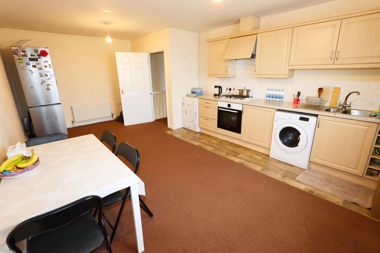Hatfield Close, Corby, NN18, photo 2