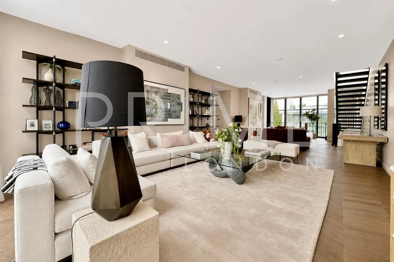 3 bed flat for sale, Circus Road South, Battersea Power Station, SW11