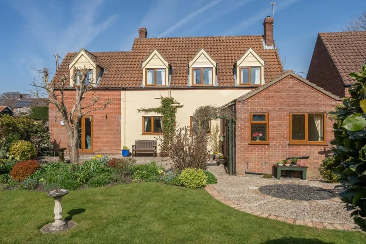 4 bed house for sale, Black Street, Gisleham