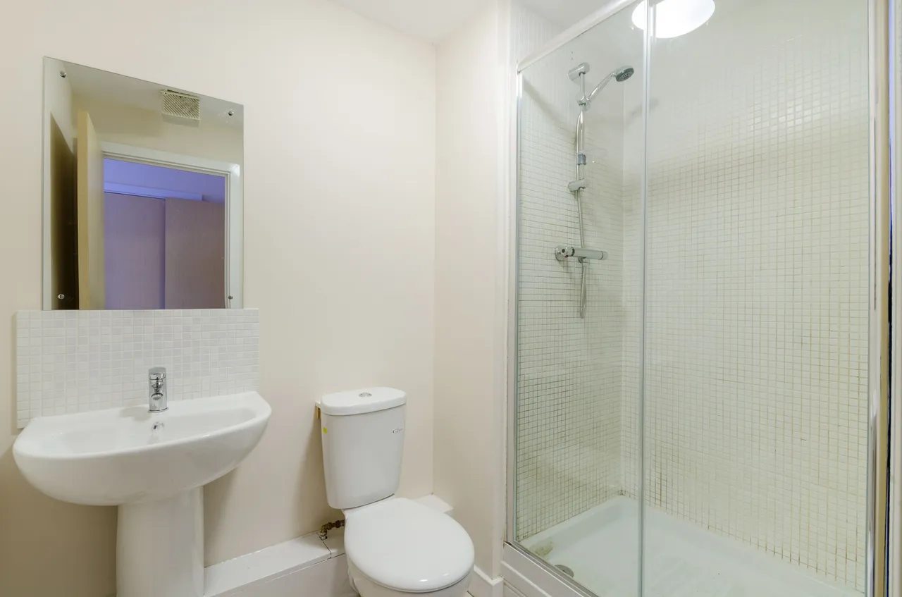 Woking, GU21, photo 5
