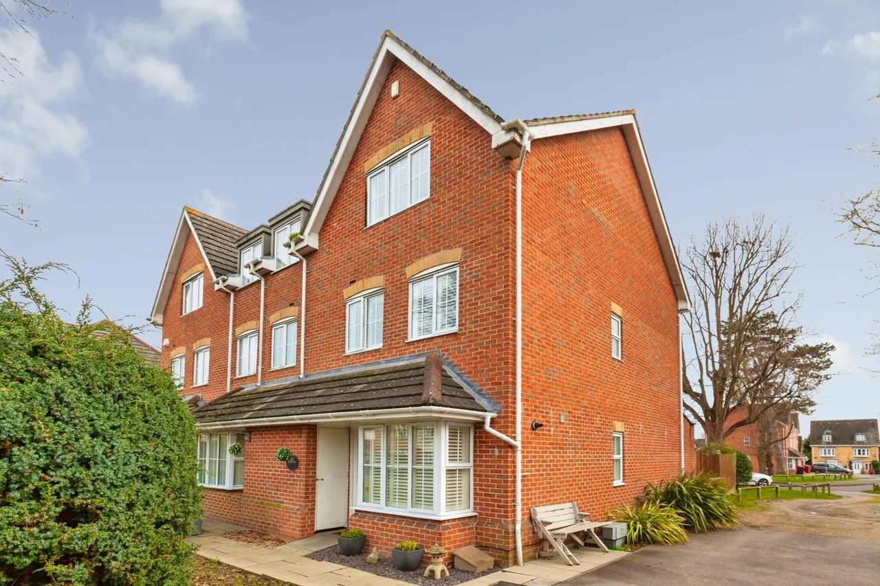 Crofthill Road, Slough, SL2, photo 8