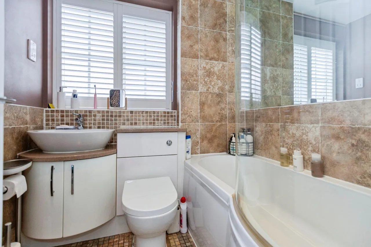 Crofthill Road, Slough, SL2, photo 19