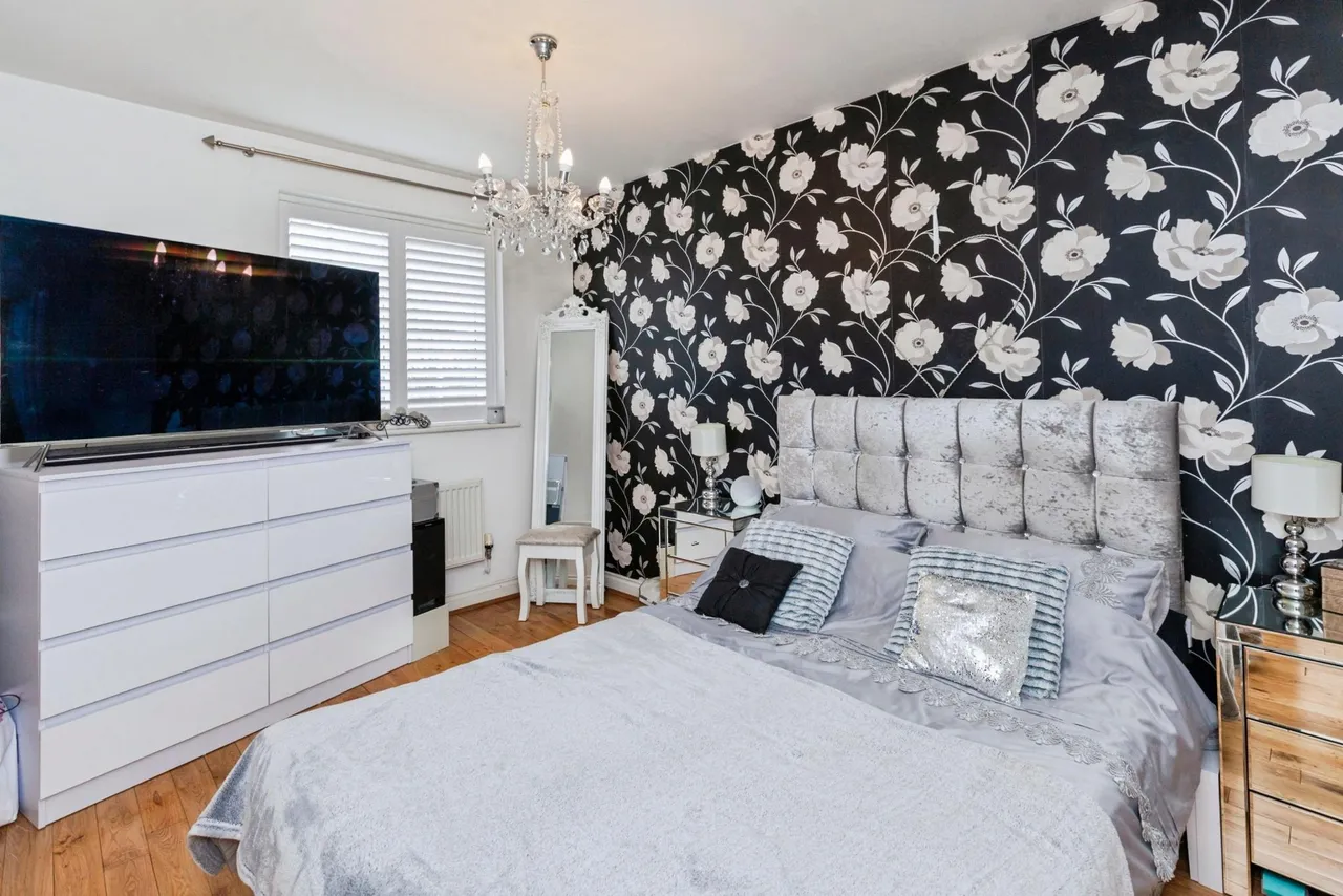 Crofthill Road, Slough, SL2, photo 11