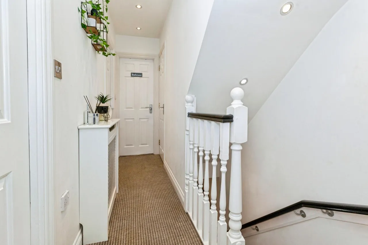 Crofthill Road, Slough, SL2, photo 17