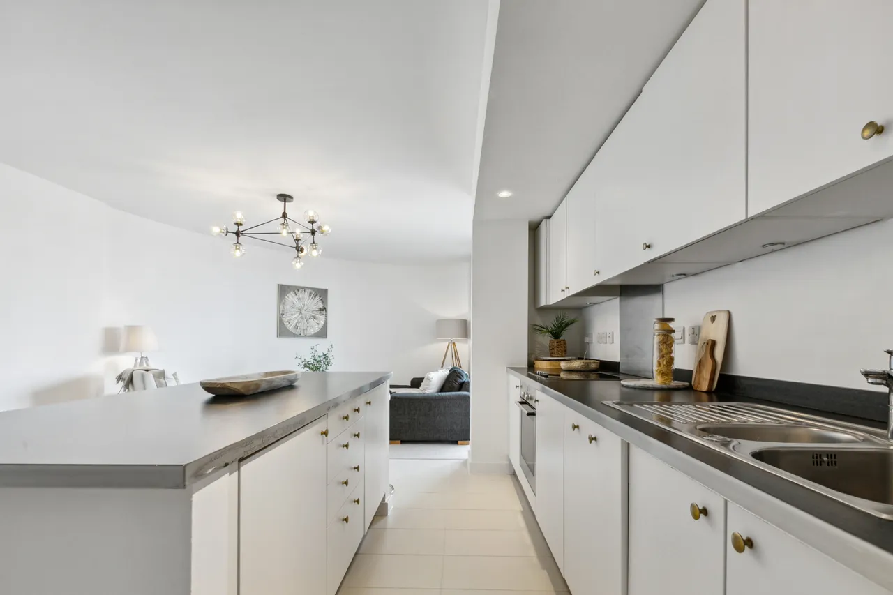 Lombard Road, London, SW11, photo 5