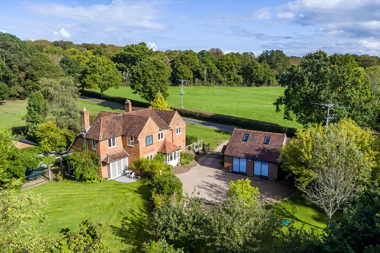 4 bed house for sale — Perrys Farm, London Minstead, Lyndhurst, SO43 7FT