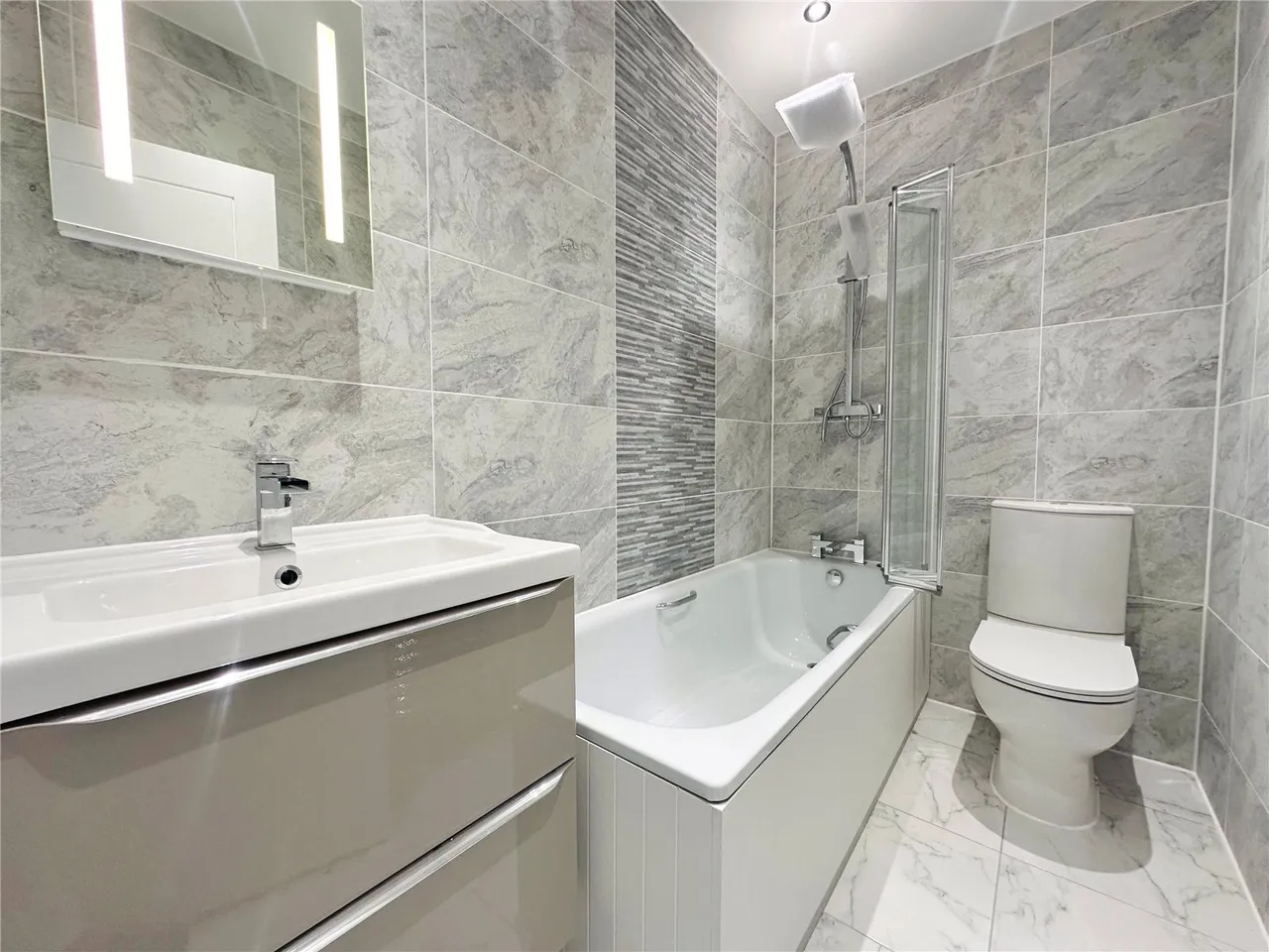Fleet Road, Fleet, Hampshire, GU51 4BE, photo 4