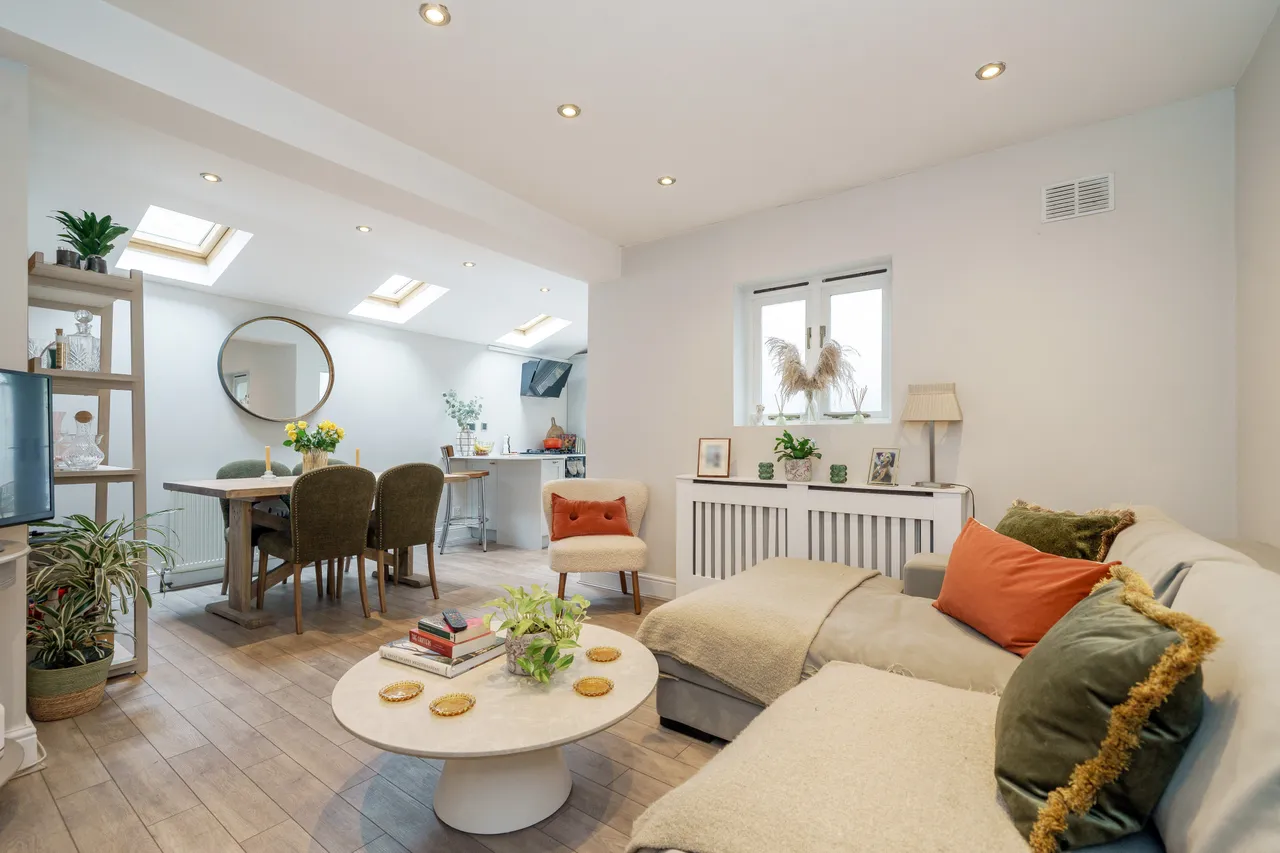 2 bed flat for sale — Broughton Road, London, SW6