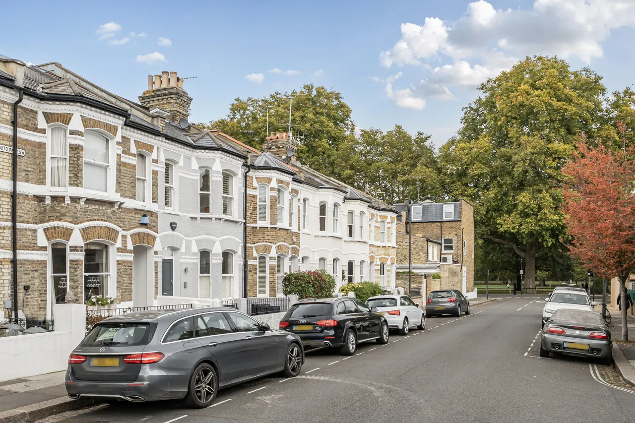 4 bed house for sale — 49 Basuto Road, London