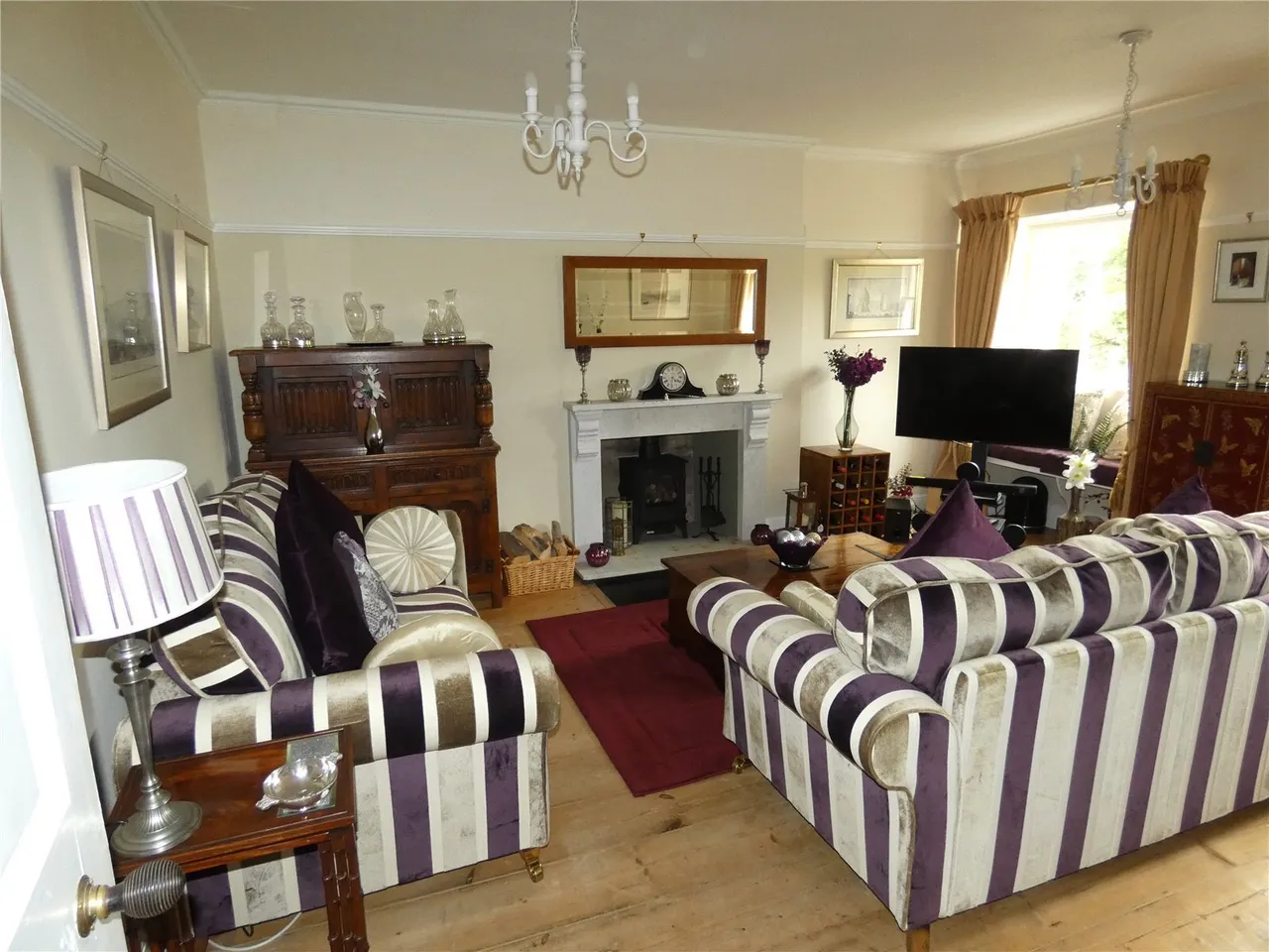 The Square, Buxton, Derbyshire, SK17, photo 2